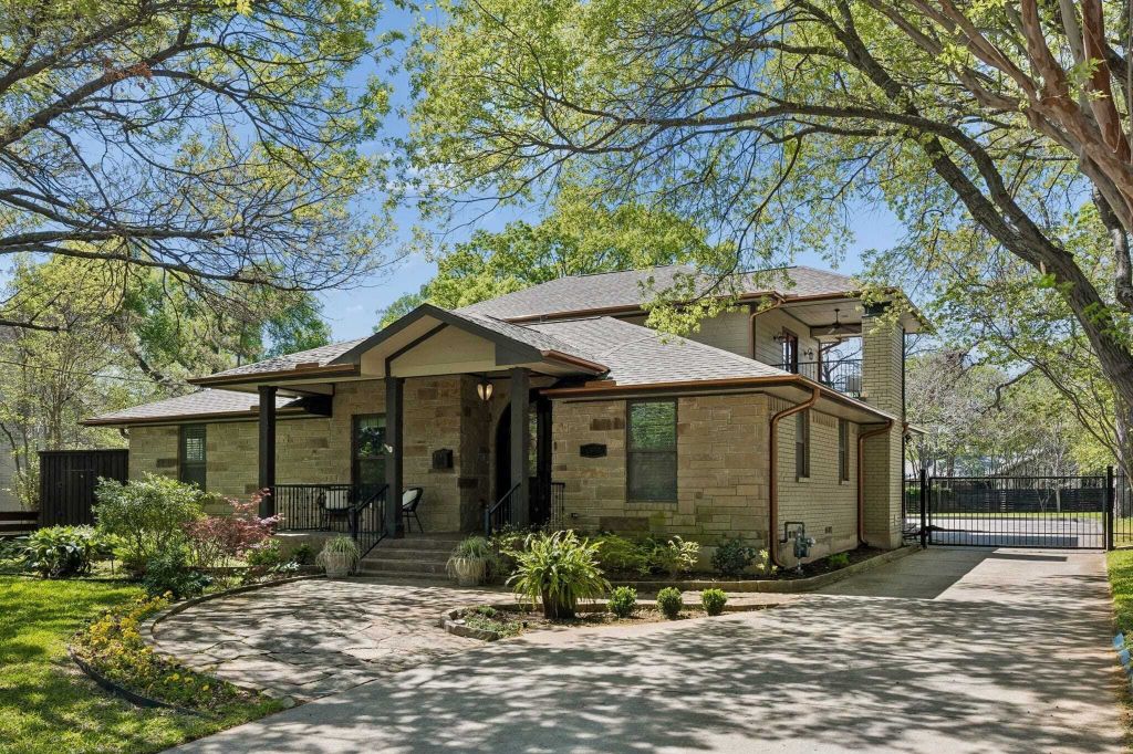 Property photo 1 of 31