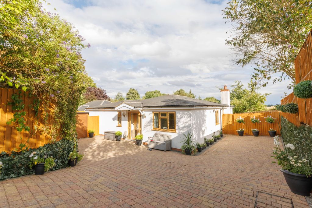 Property photo 2 of 41