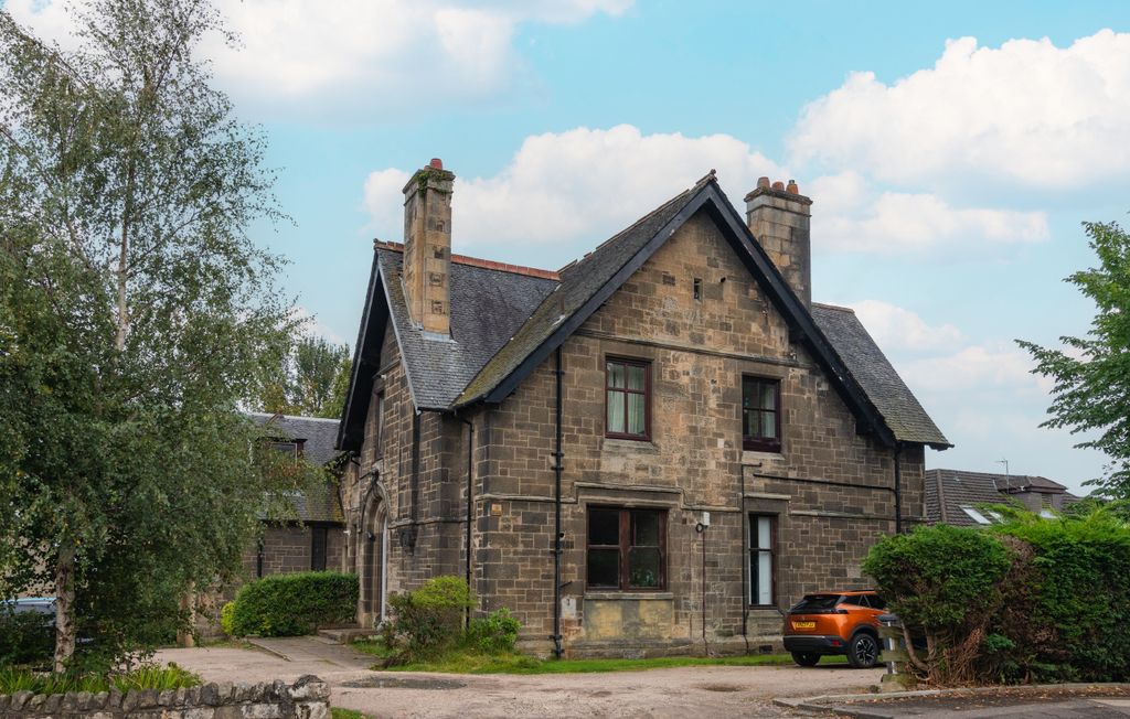 Property photo 1 of 23 Flat 2 Hill House Stanely Road Paisley Pa26Hg-33