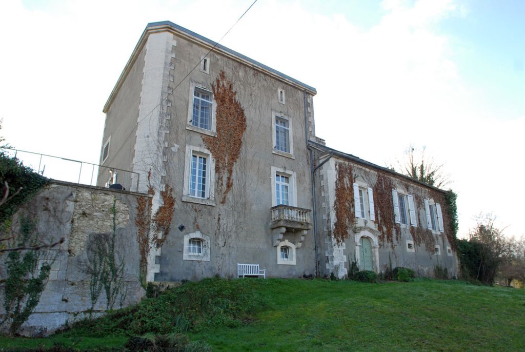 Property photo 1 of 39