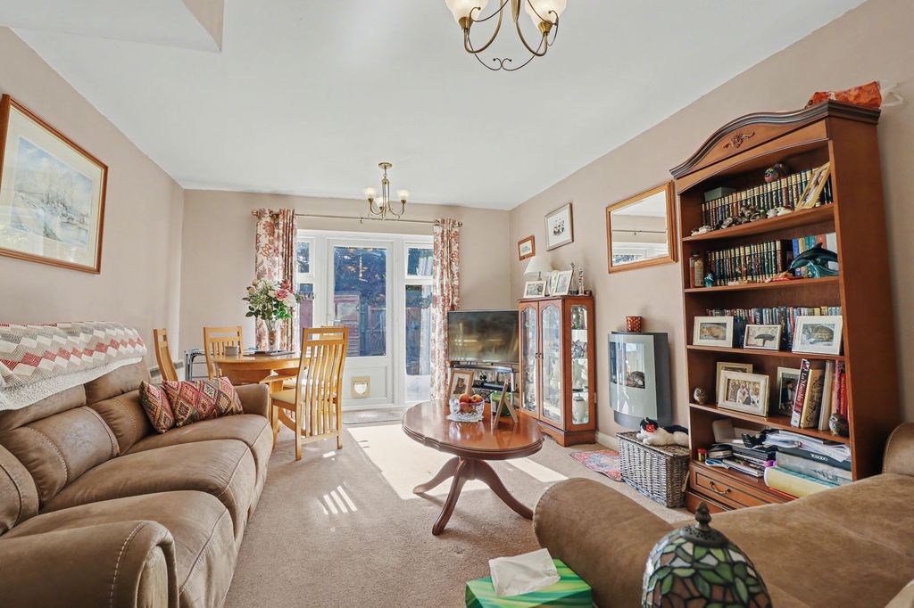 Property photo 3 of 8