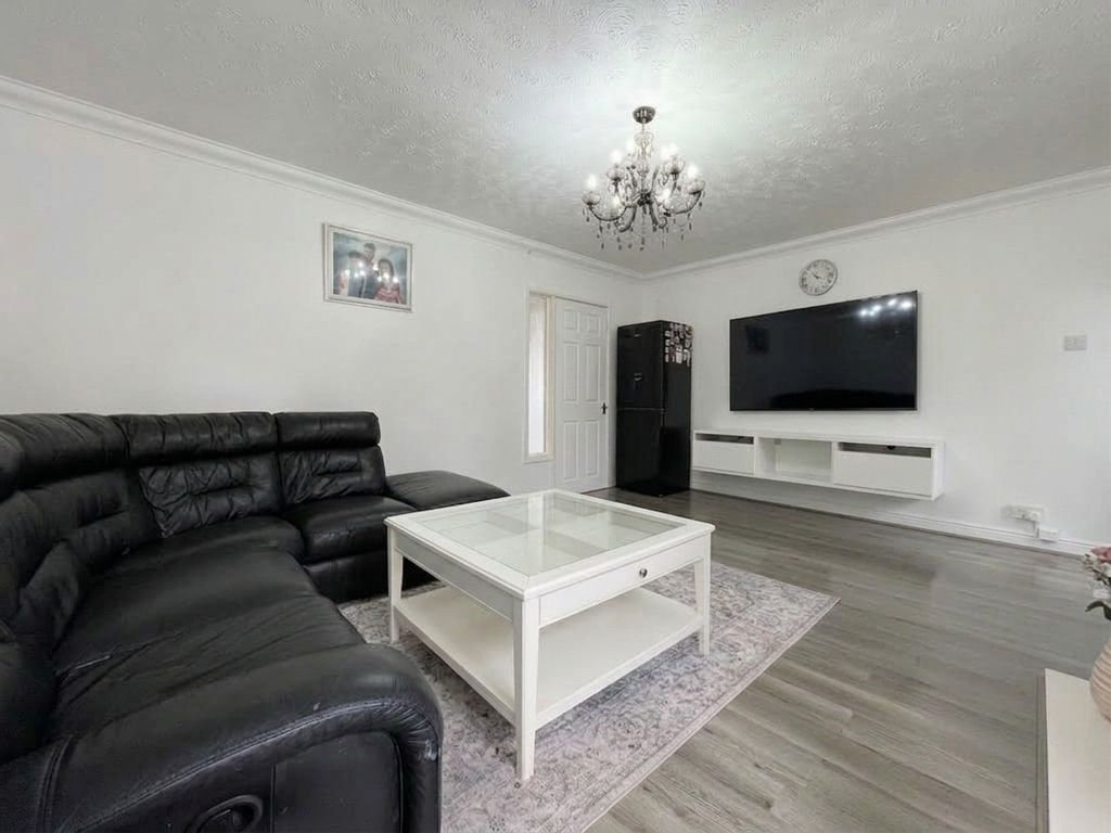 Property photo 3 of 13 2768623