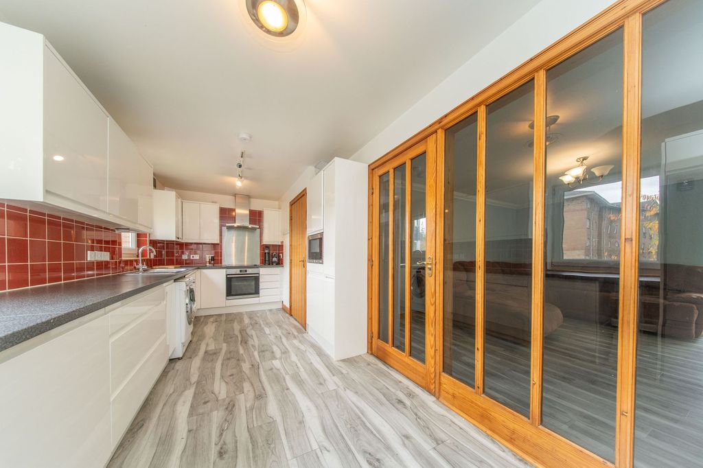 Property photo 2 of 17 Kitchen