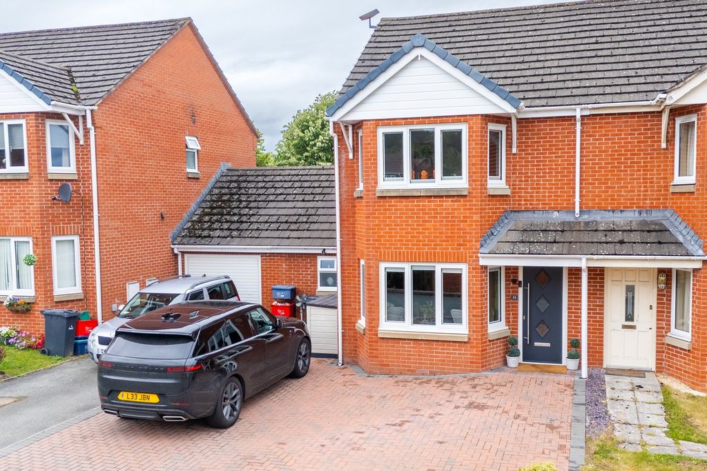 Property photo 1 of 49