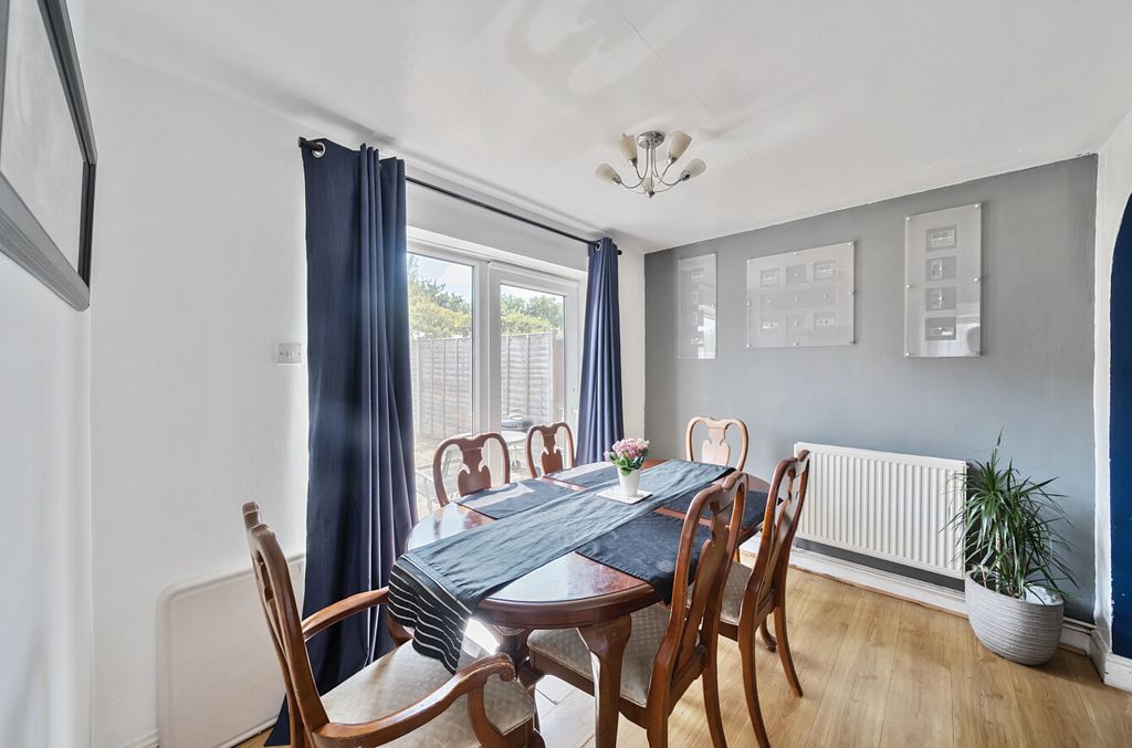Property photo 3 of 9 1327491-9-68761c5...