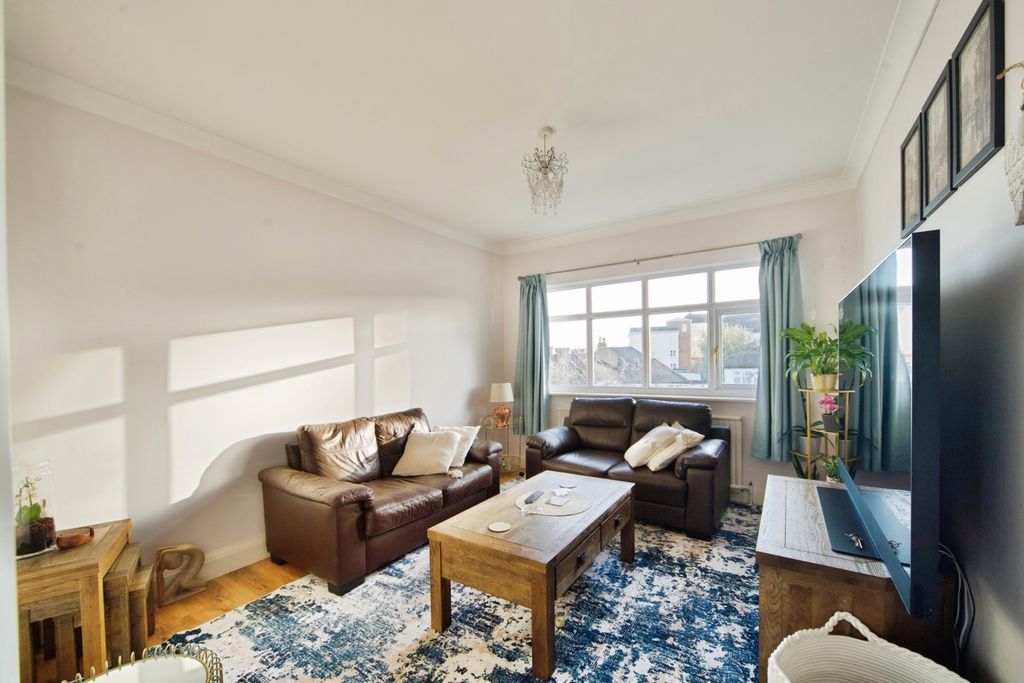 Property photo 2 of 24 Pbox-Img.Jpg