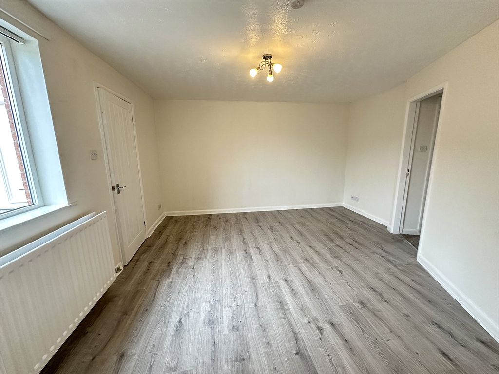 Property photo 3 of 8 Picture No. 22