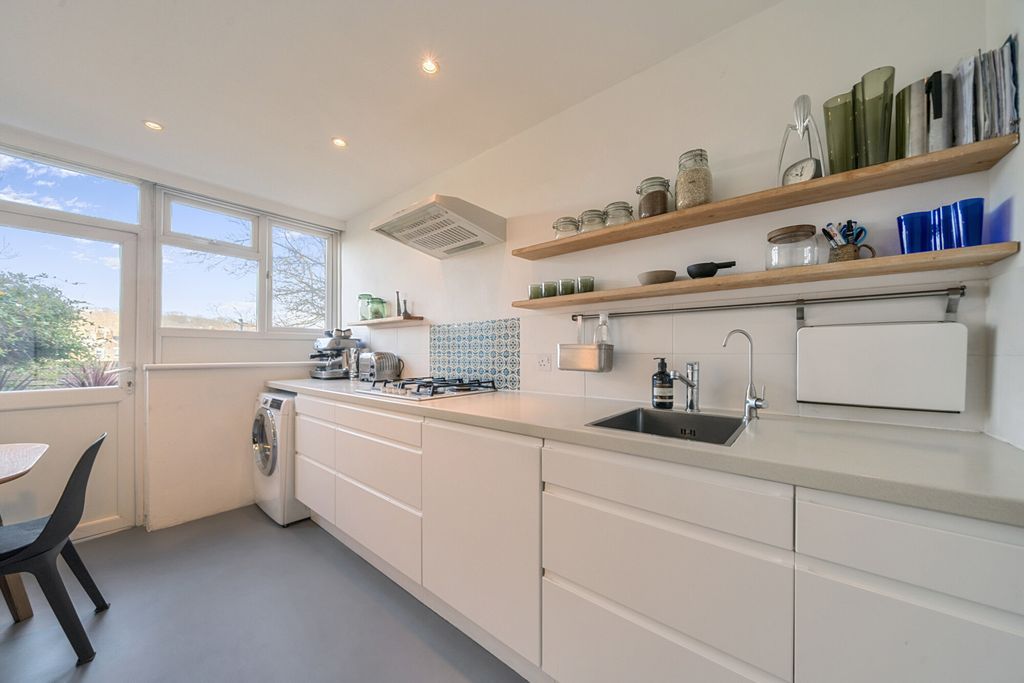 Property photo 3 of 18 1422044-9-69A6cc4...