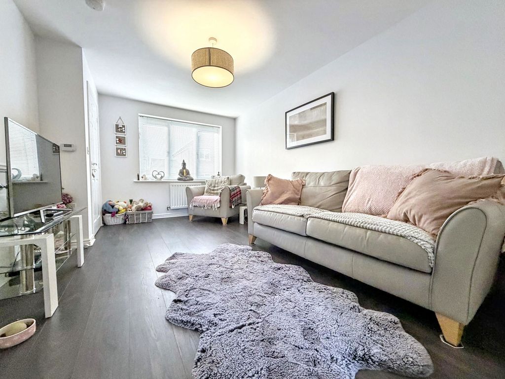 Property photo 2 of 18