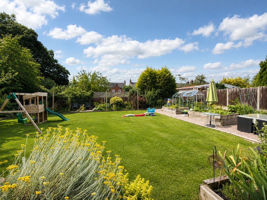 Property photo 2 of 25 4779014