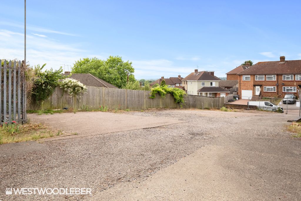 Property photo 2 of 9 Kinggeorgeroad_1