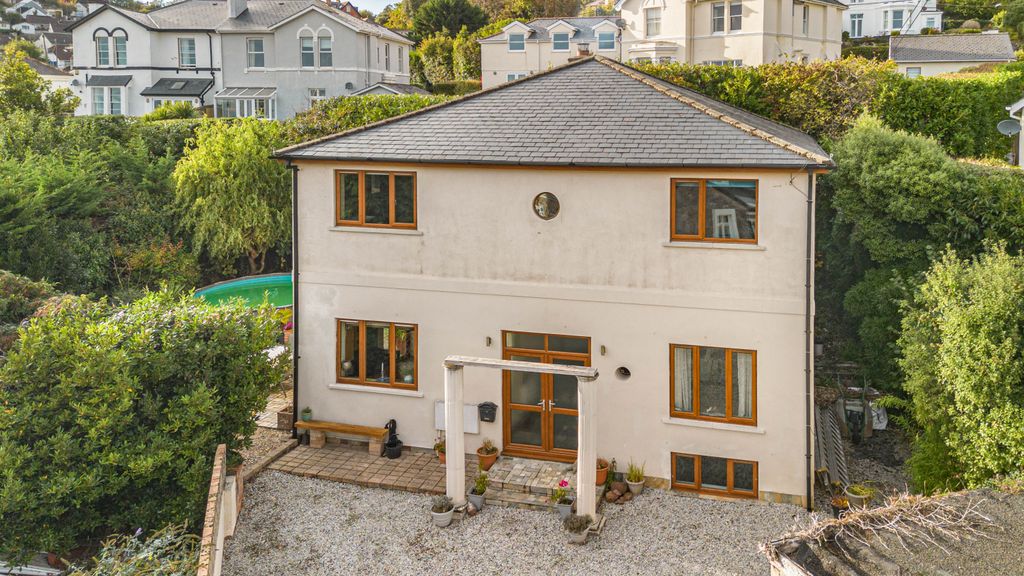 Property photo 1 of 47