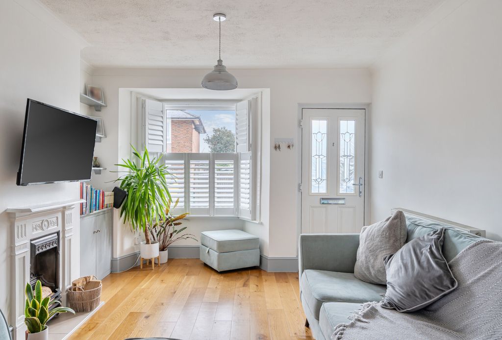 Property photo 3 of 12 1414891-6-698F0Fe...