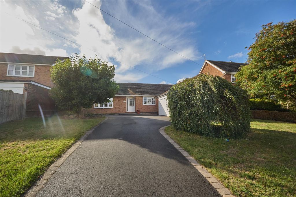 Property photo 1 of 27 Station Road Es 26.Jpg