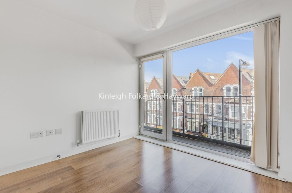 Property photo 3 of 6 7B8d78c4-1753-485F-B