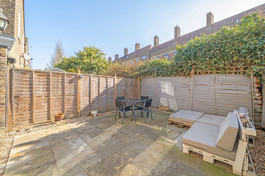 Property photo 2 of 15
