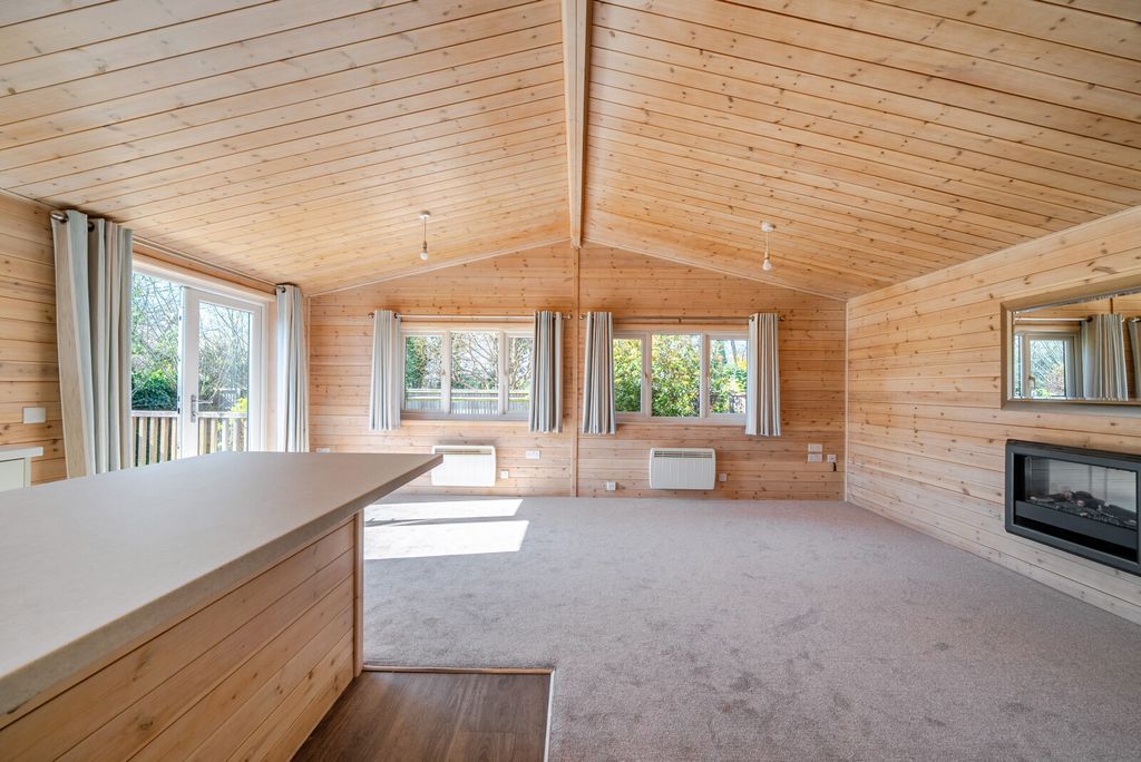 Property photo 3 of 20 1-69Bd140B3Afe4-1...