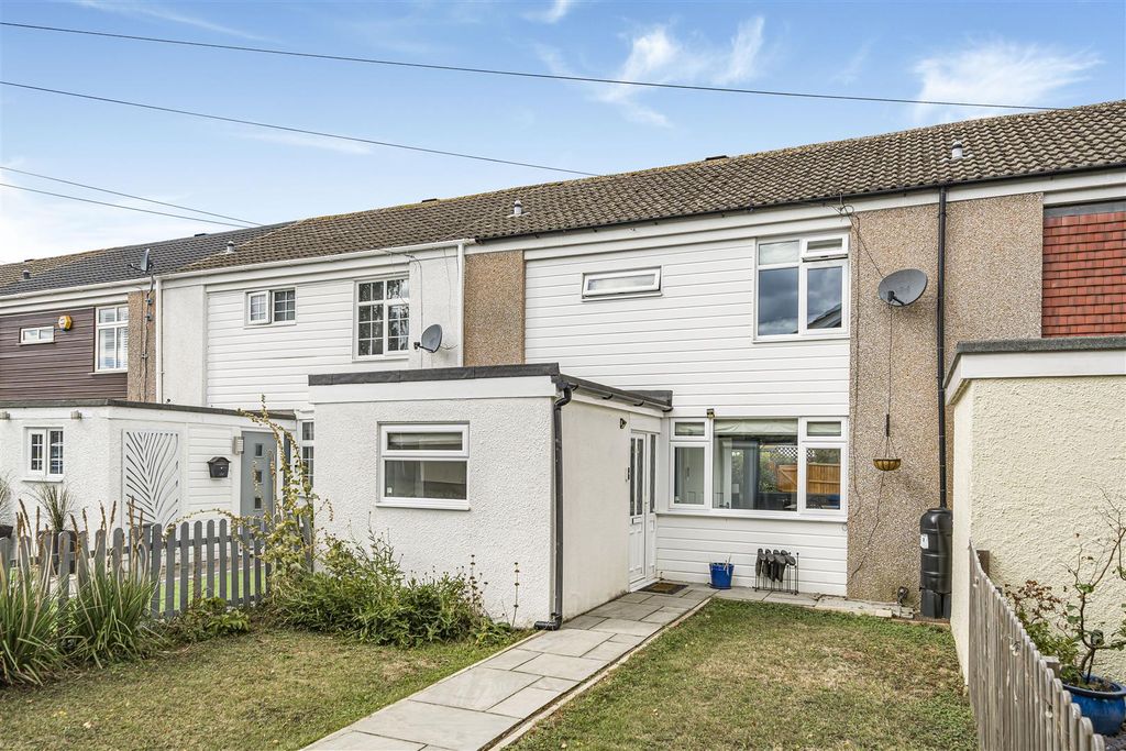 Property photo 1 of 16 38 Wood Close, Windsor, Sl4 3Jz21.Jpg