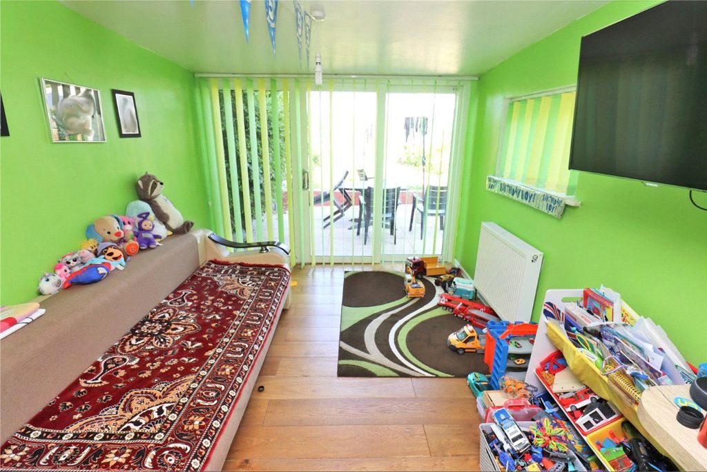 Property photo 2 of 15 Picture No. 23