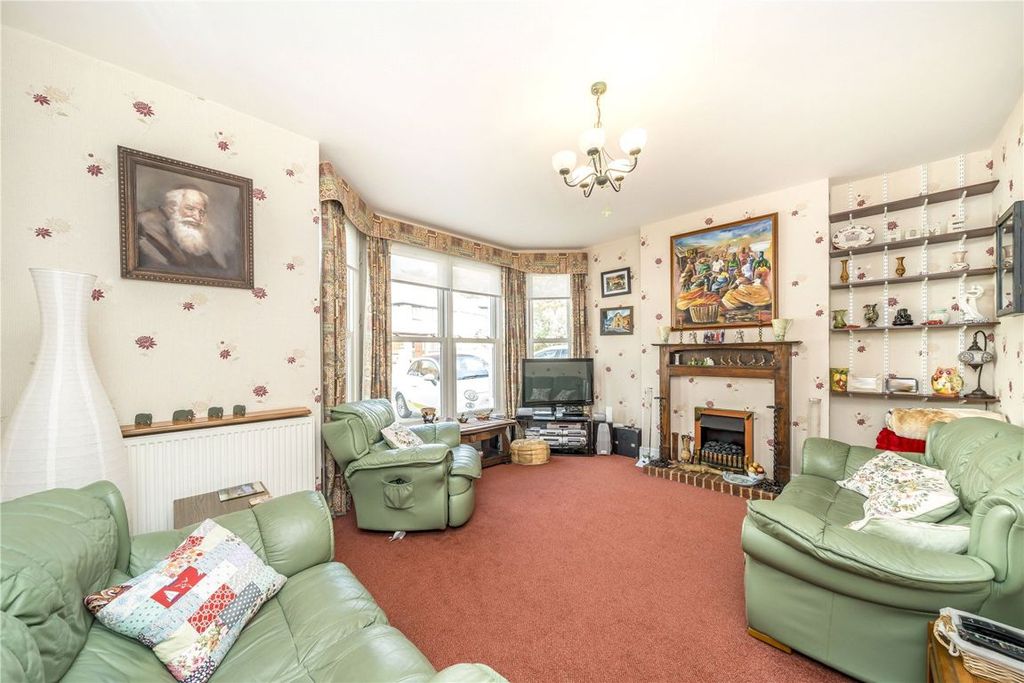 Property photo 2 of 12