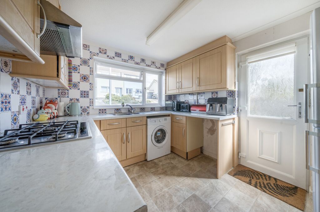 Property photo 2 of 14 1346625-13-68B1Ac...