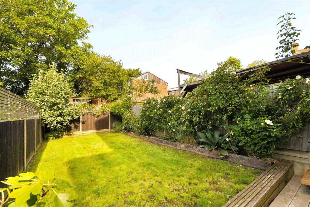 Property photo 3 of 15 Garden