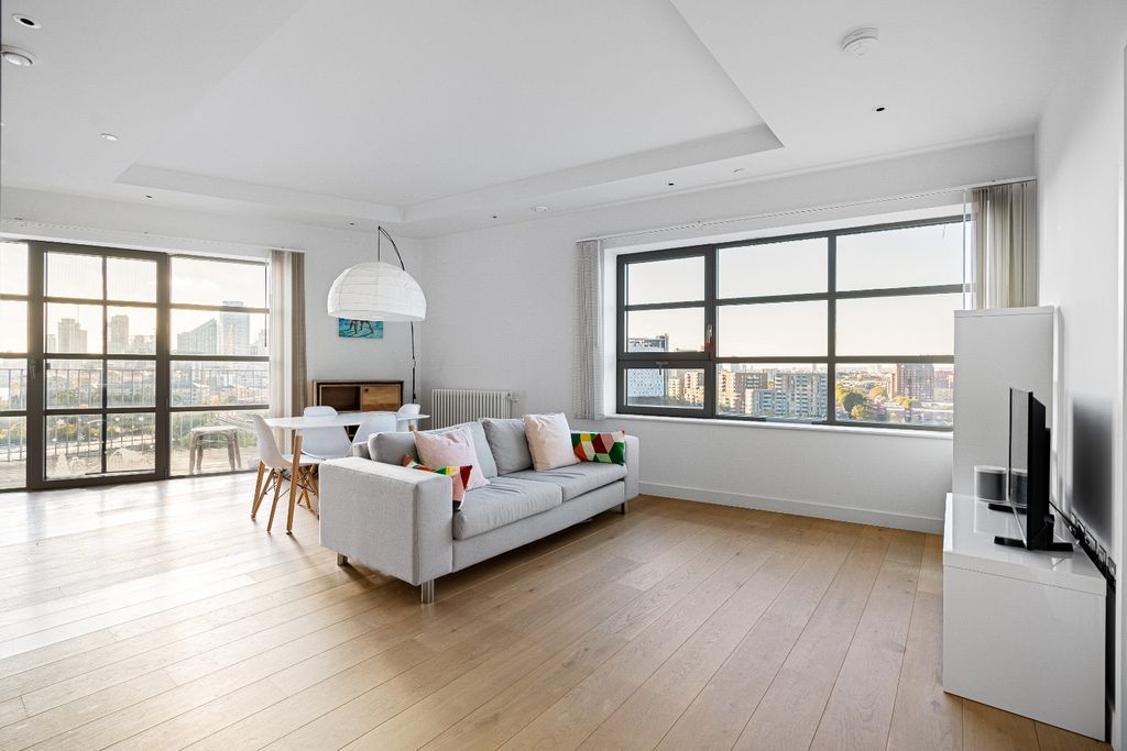 Property photo 1 of 17 3705982