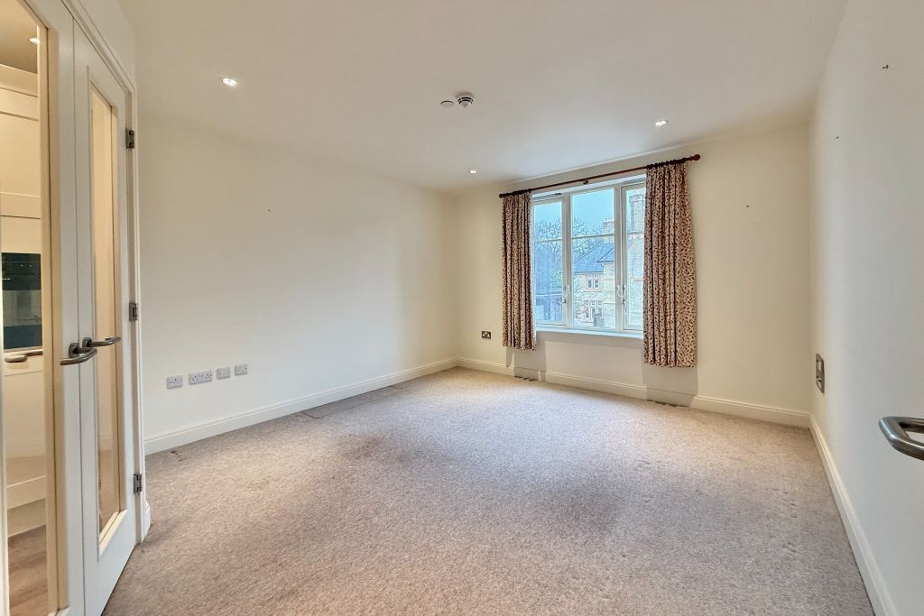 Property photo 2 of 14 Living Room