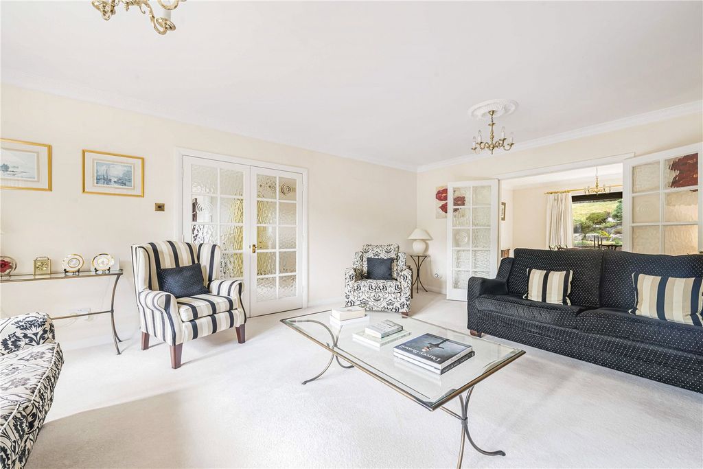 Property photo 3 of 26 Drawing Room