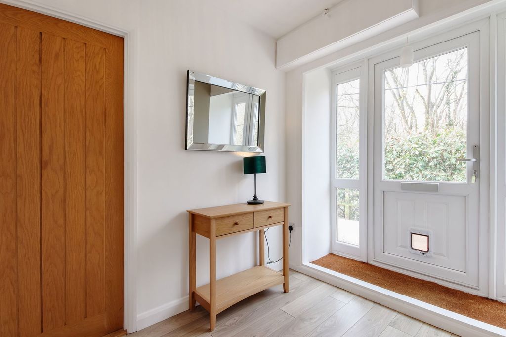 Property photo 3 of 47