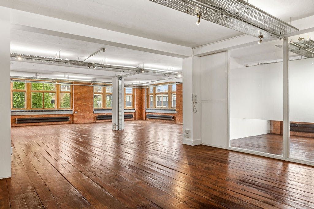 Property photo 2 of 6 Kingslandroad13814.Jpg
