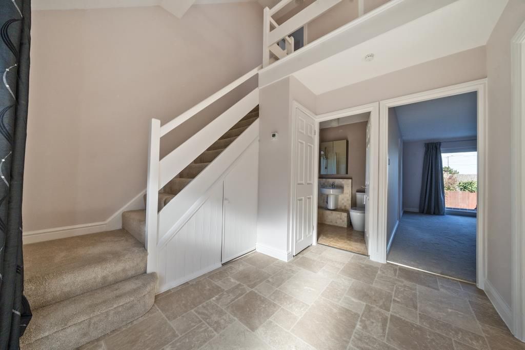 Property photo 2 of 20 Entrance Hall