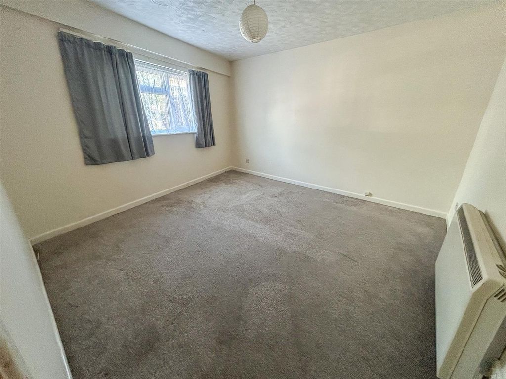 Property photo 3 of 9 Bedroom One