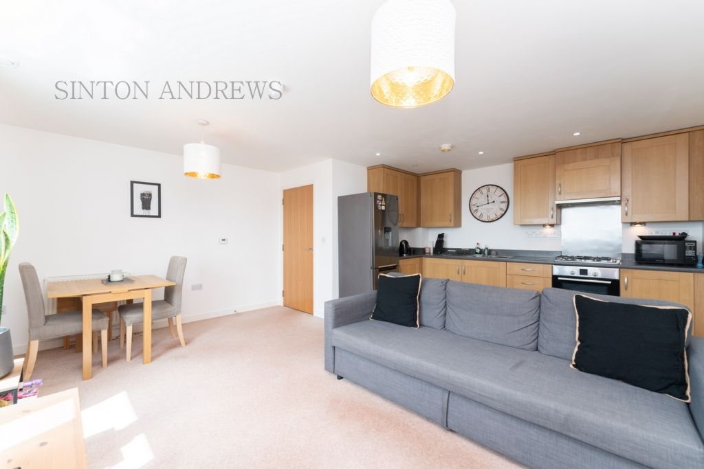 Property photo 1 of 11 Photo 8