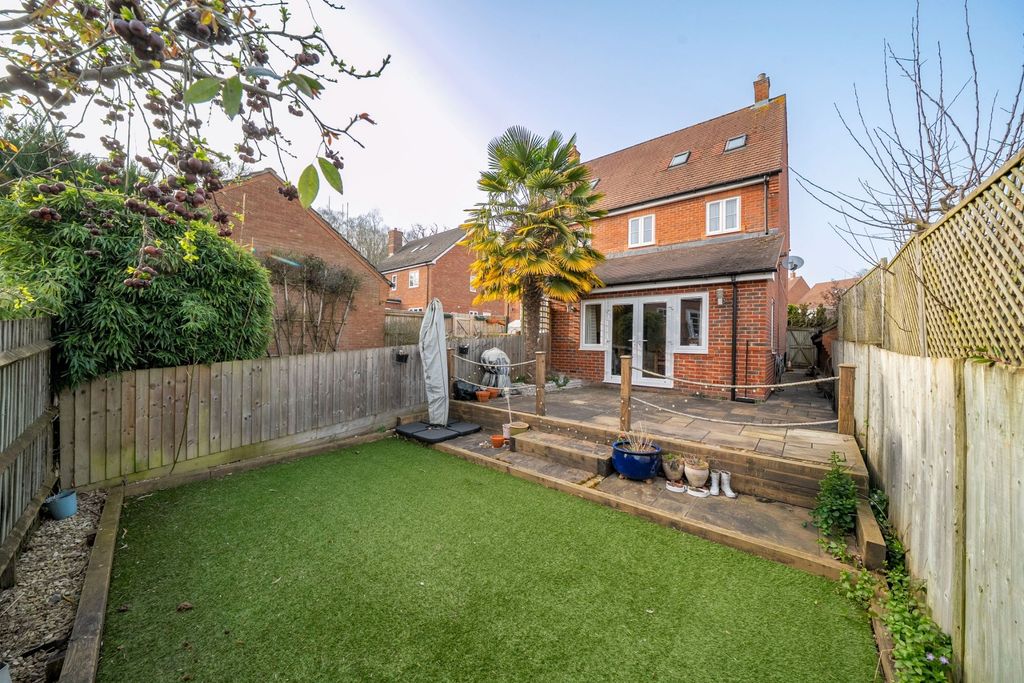 Property photo 2 of 25
