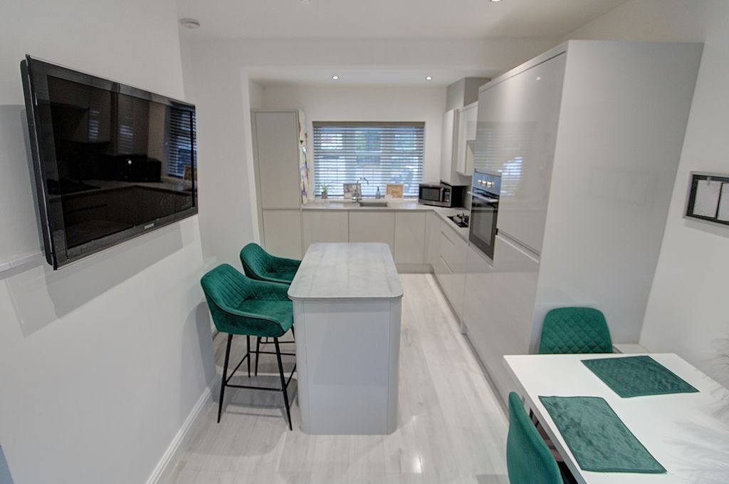 Property photo 3 of 16 Kitchen Diner A
