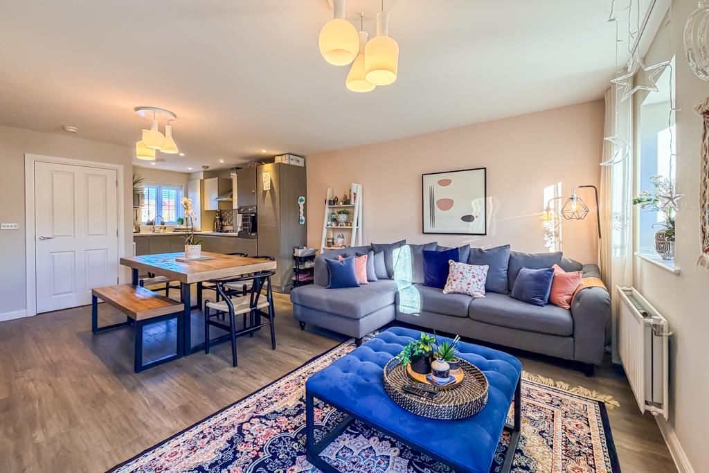 Property photo 3 of 27 Kitchen/Living Room