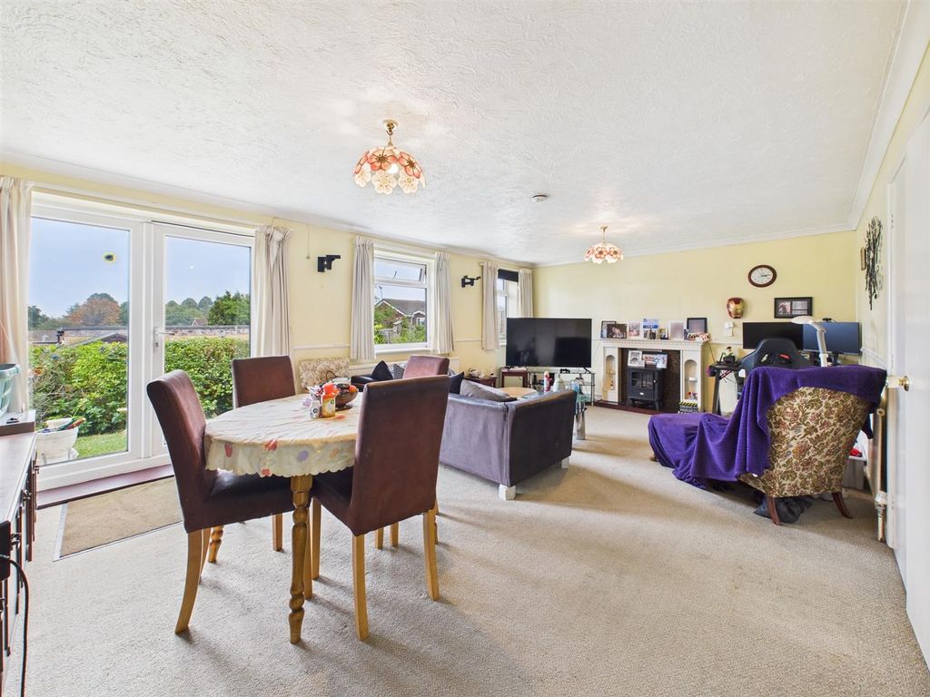 Property photo 2 of 8 Cam05510G0-Pr0047-Still005.Jpg