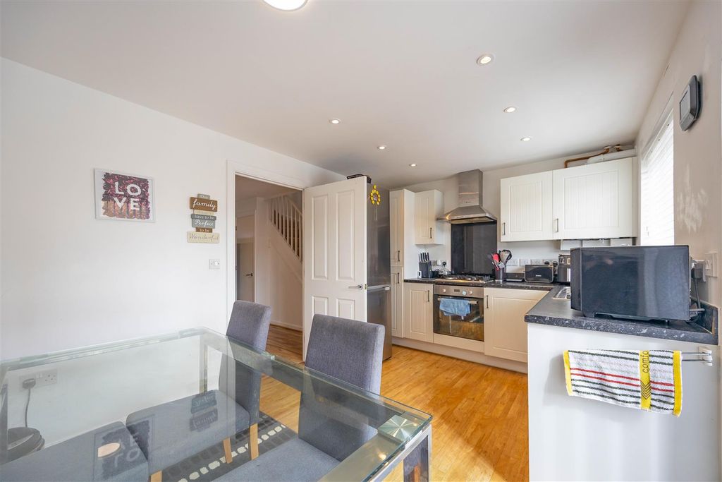 Property photo 3 of 26 Kitchen/Breakfast Room