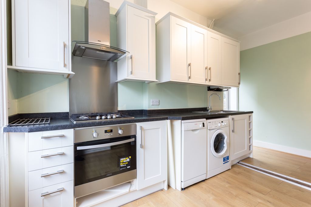 Property photo 1 of 9 Kitchen