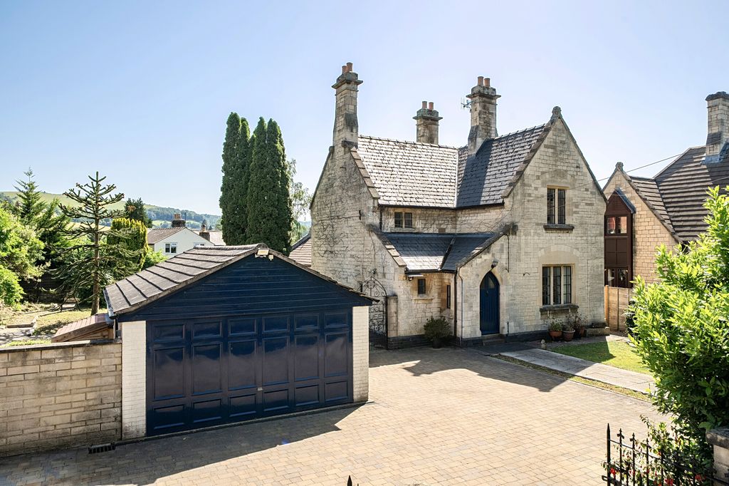 Property photo 1 of 22