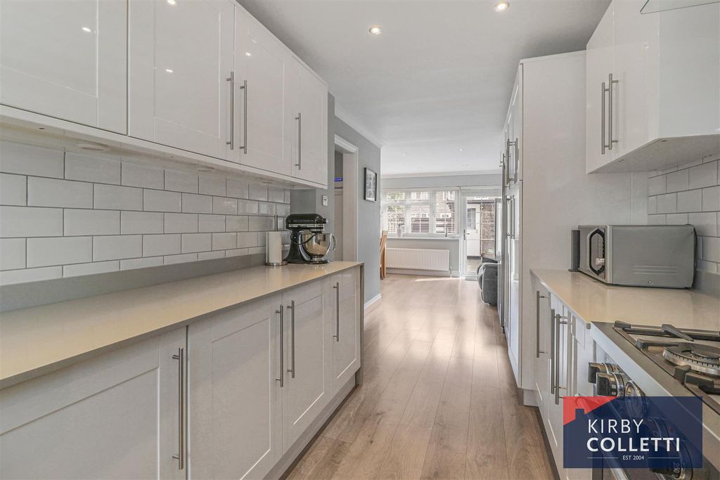 Property photo 3 of 26