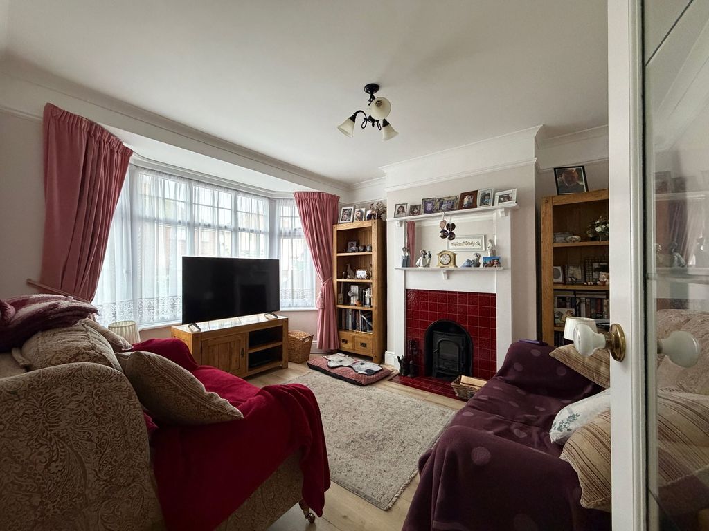 Property photo 3 of 13