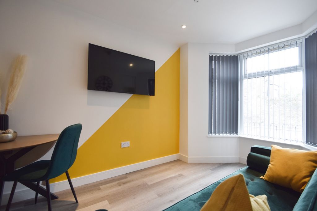 Property photo 2 of 11 Photo 2