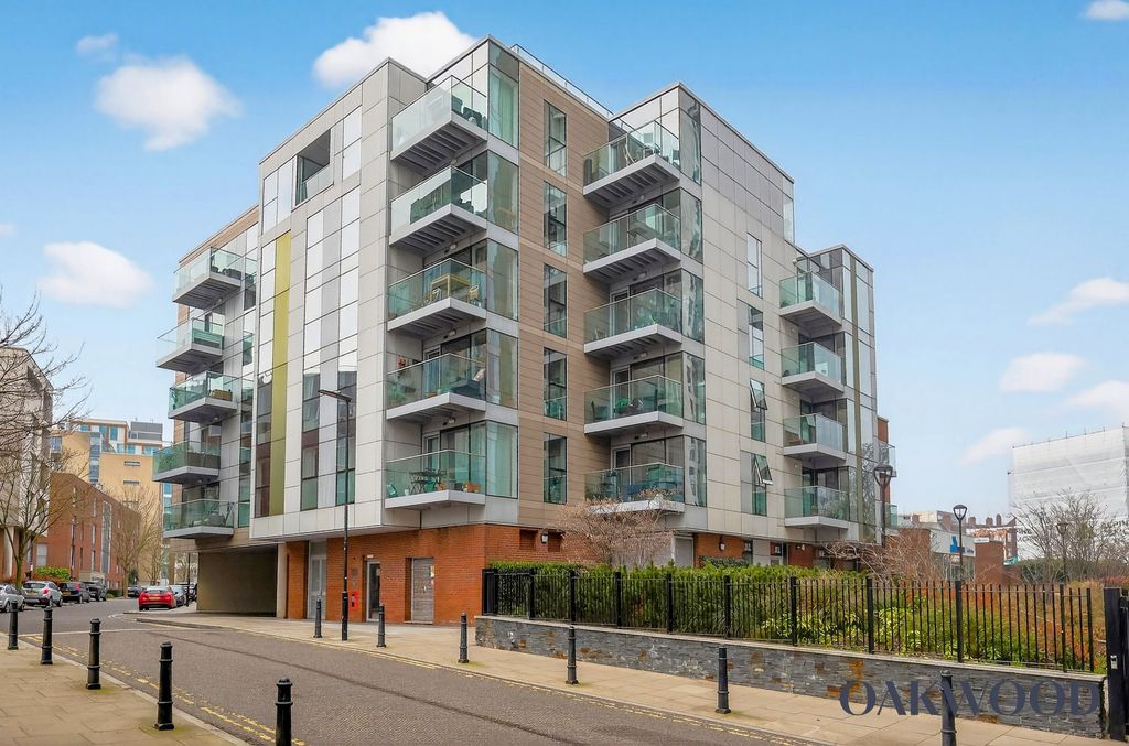 Property photo 1 of 17