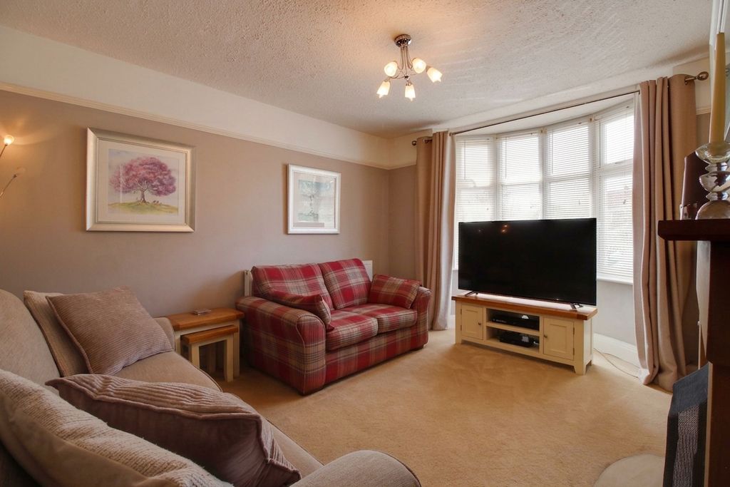 Property photo 2 of 23
