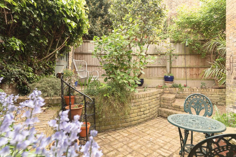 Property photo 2 of 20