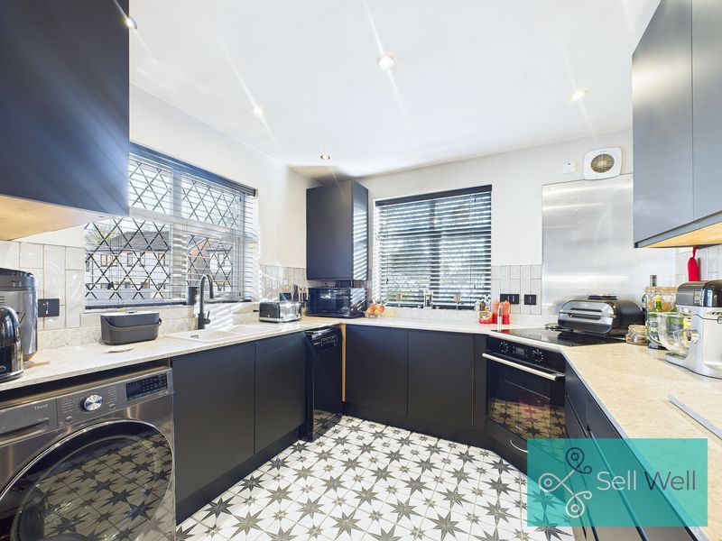 Property photo 3 of 22 Kitchen