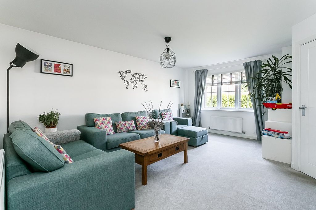 Property photo 2 of 35