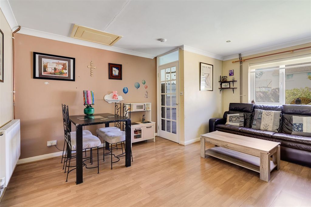 Property photo 3 of 13 Img (9).Jpg